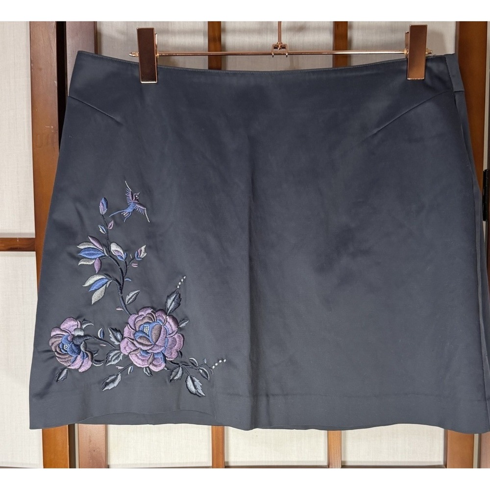Express Low Rise Mini Skirt Silk Embroidered Grey y2k Lined 9/10 Large Whimsy